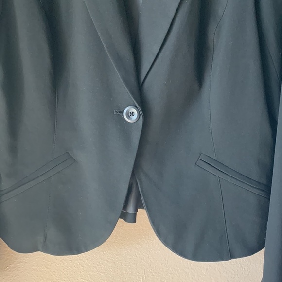 SHE SAID… Black Short Blazer Jacket - Picture 4 of 7